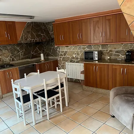 La Casa De La Abuela Pobra Do Caraminal